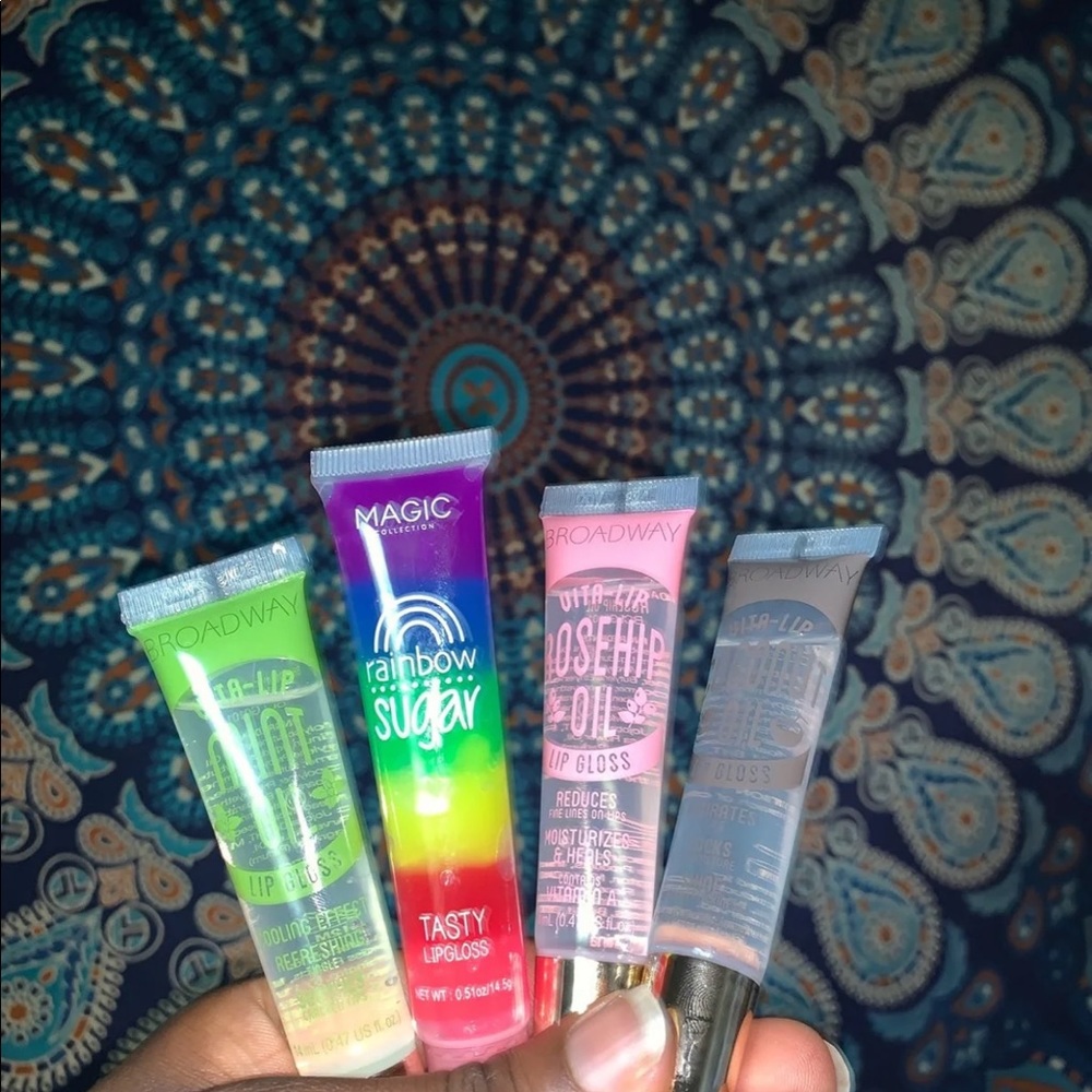 4 cute lipglosses